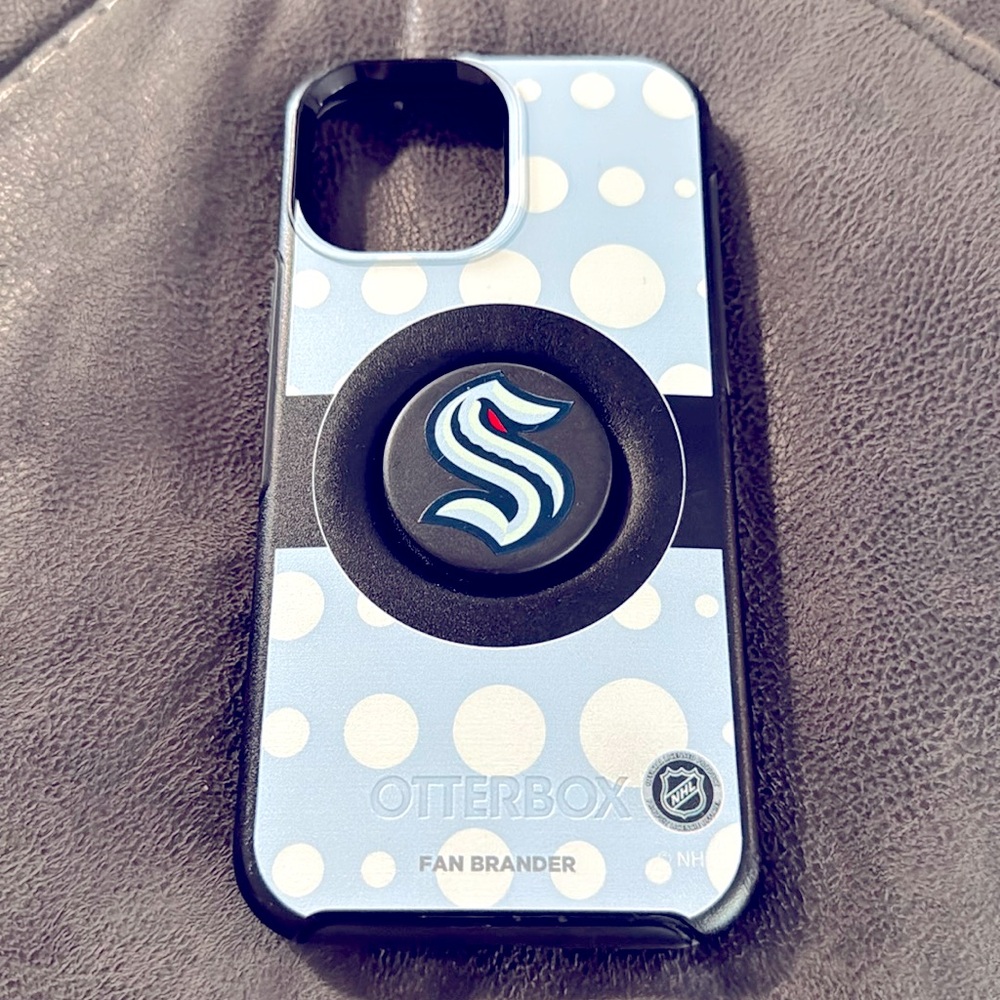 iPhone 12 Pro Max Otterbox PopSocket Phone Case